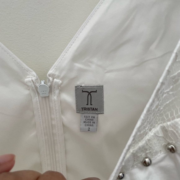 White dress - Picture 2 of 2